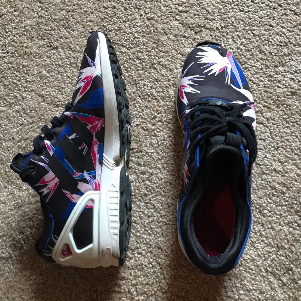 SIZE 9 1/2 Adidas Zx Flux sneakers